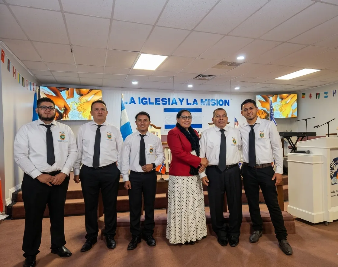 Equipo de misiones de la Iglesia Cristiana Pacto de Gracia en Charlotte participando en actividades de servicio, evangelización y apoyo comunitario, mostrando compromiso y unidad en la obra del Señor.
